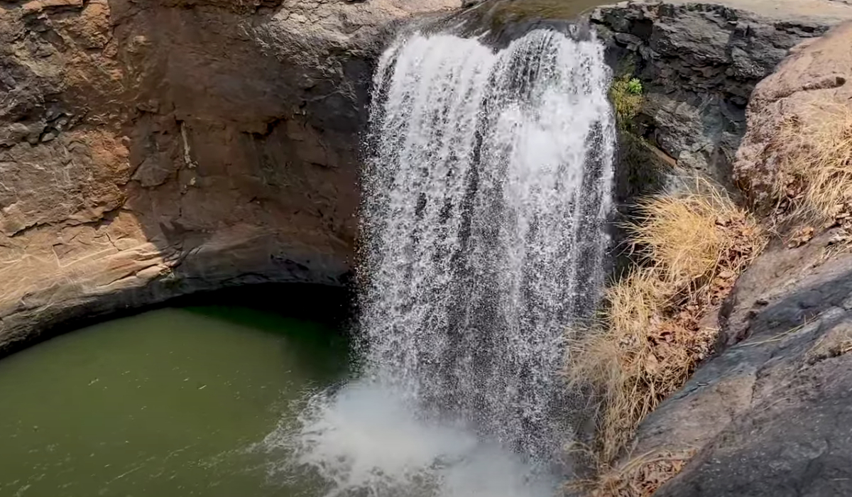 Kalmandavi Waterfall