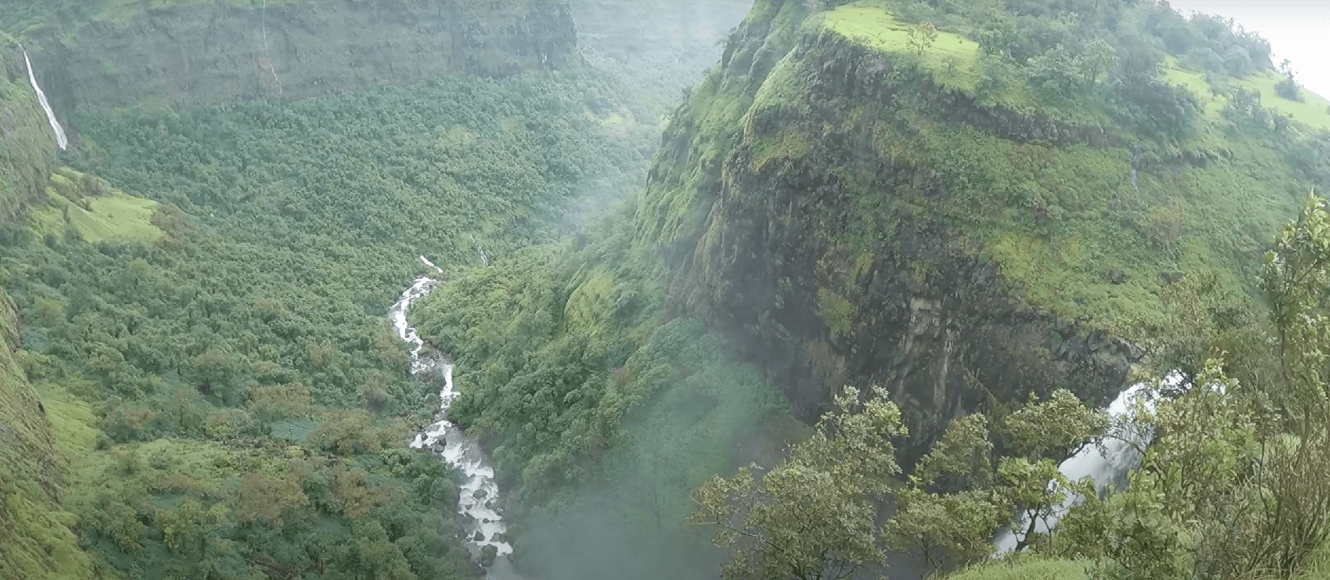 Kumbhe Waterfall  title=