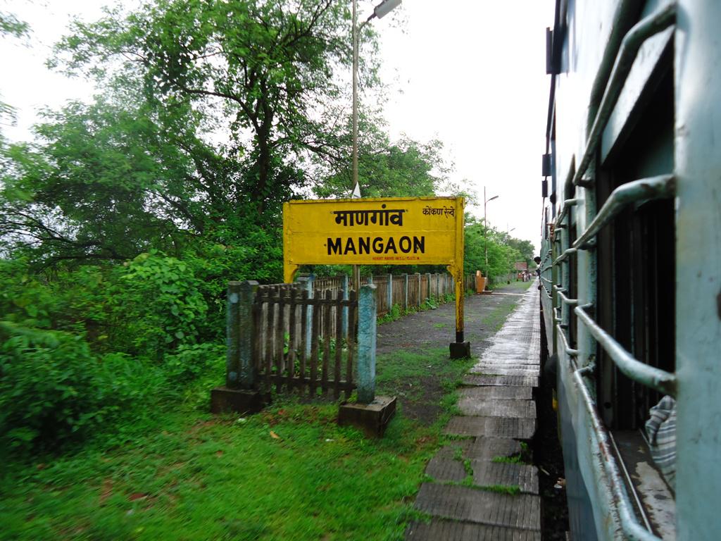 Mangaon Railway Station  title=